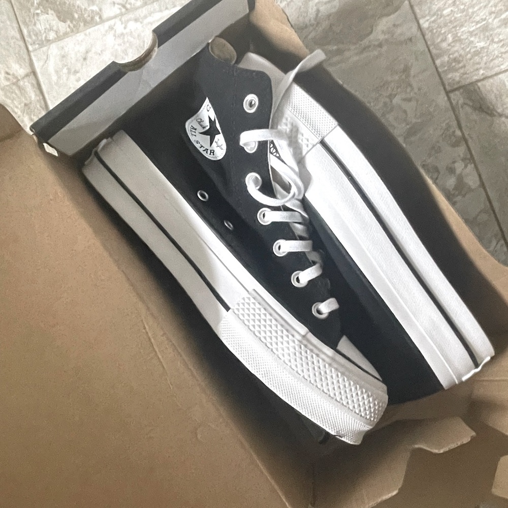 Black Converse Platform Sneakers 🖤〰️
